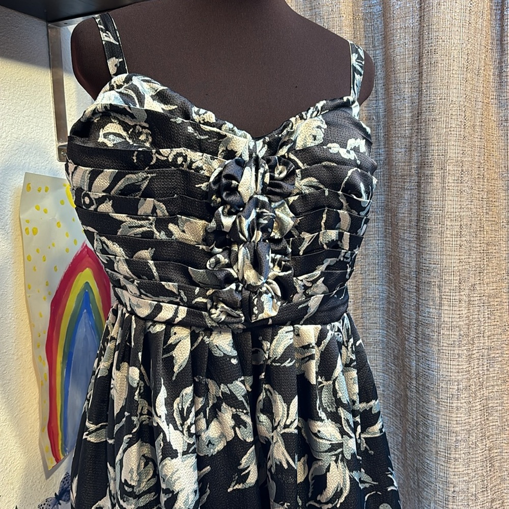 NWDT American Rag, sleeveless black silver and olive green floral dress. Size 1X